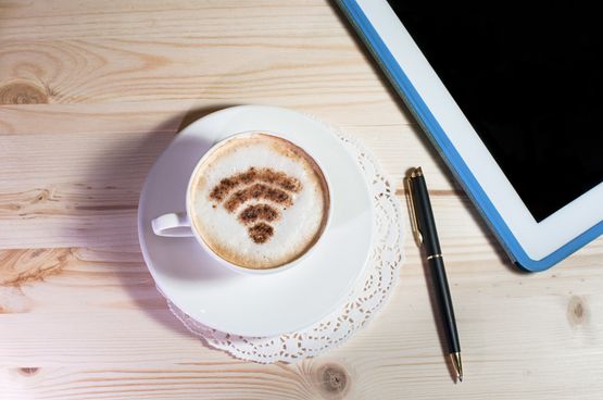 Kaffee mit WLAN Symbol